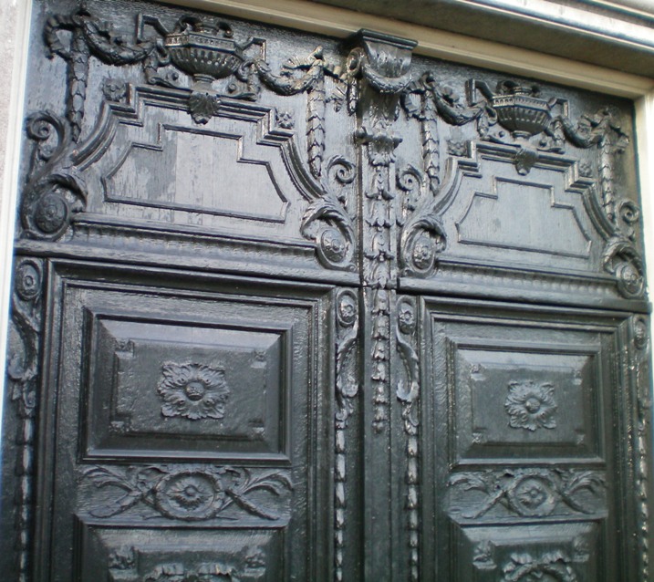 100_0006voorburg-kerkdeur-detail-kl.jpg