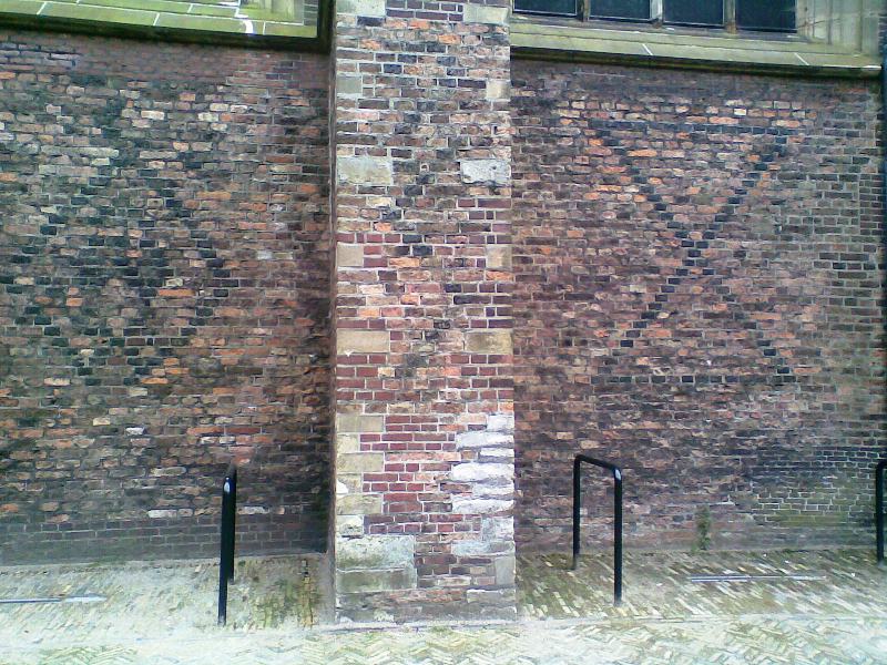 dordrecht-grotekerk-muurtekens1.jpg